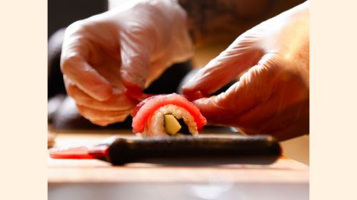 Tuna on maki roll