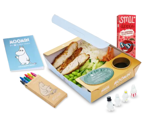 Yama Kids Tempura Chicken - barnmeny med kyckling. Yama Kids är en måltid anpassad för Sushi Yamas yngsta gäster med kreativt pyssel som introducerar barnen för mumintrollens magiska värld. Vi donerar även 5 kr till BRIS för varje såld Yama Kids, vårt sätt att bidra till en tryggare tillvaro med stöd för barn och ungdomar.
