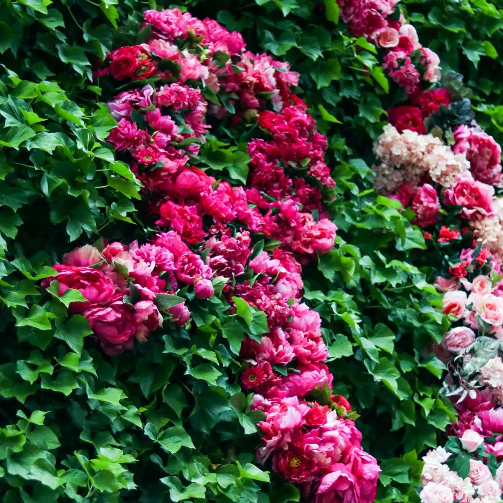 Rosa bandet i form av blommor