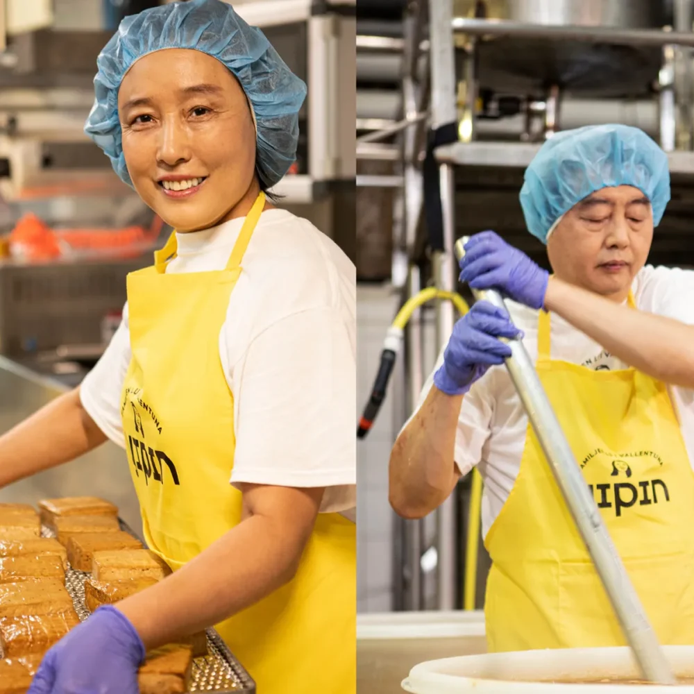två personer som gör yipin tofu